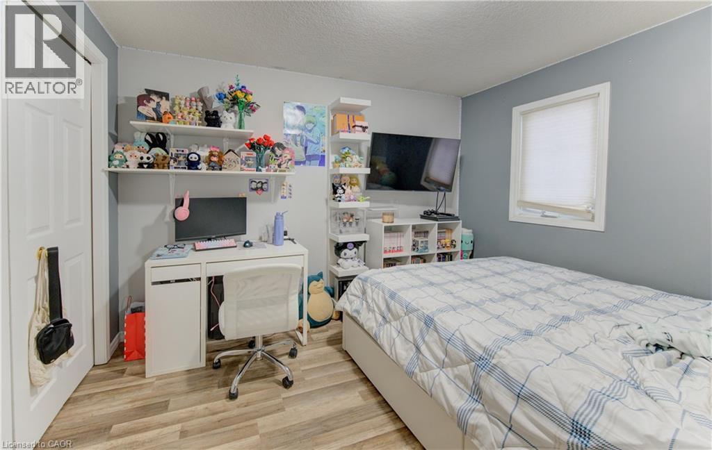 43 Seabrook Drive, Kitchener, ON - Indoor Photo Showing Bedroom
