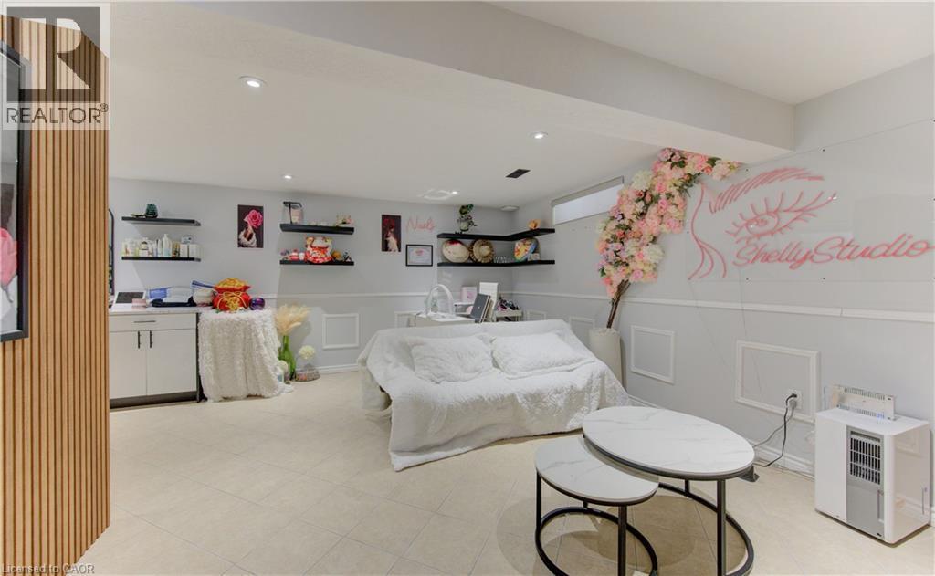 43 Seabrook Drive, Kitchener, ON - Indoor