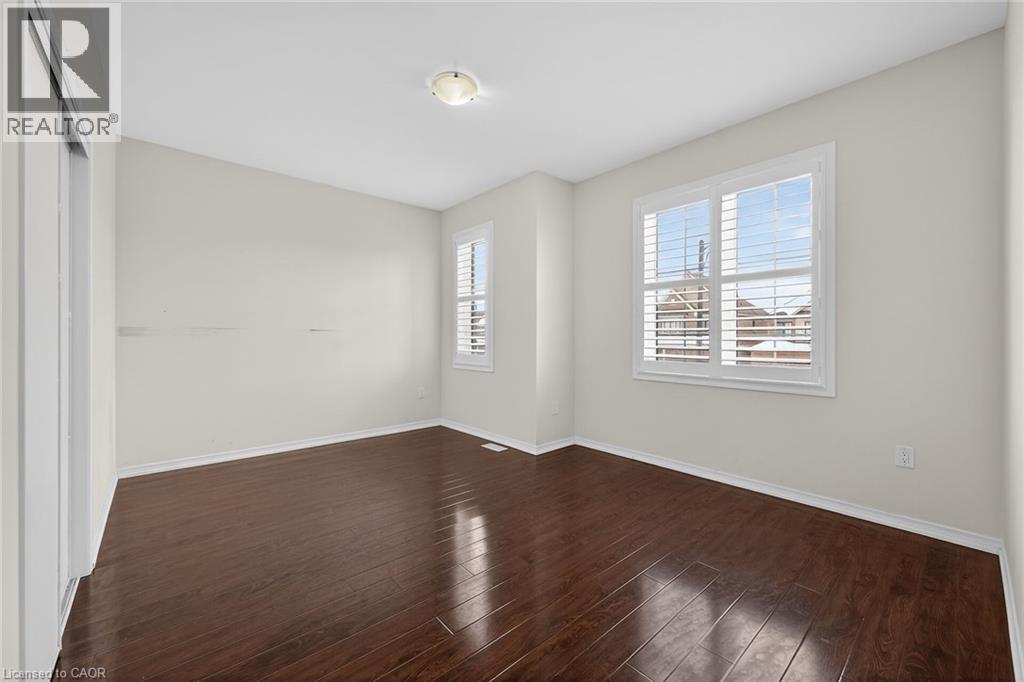 17 Larry Crescent, Caledonia, ON - Indoor Photo Showing Other Room