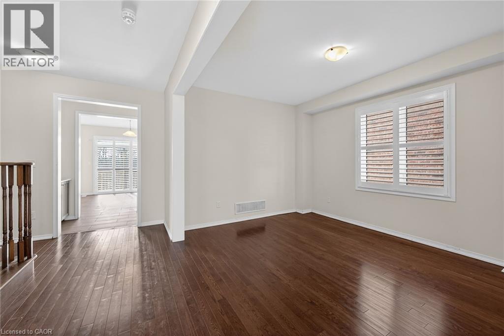 17 Larry Crescent, Caledonia, ON - Indoor Photo Showing Other Room