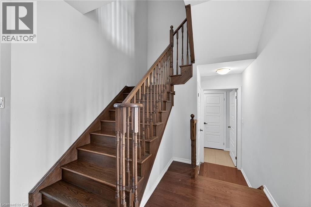 17 Larry Crescent, Caledonia, ON - Indoor Photo Showing Other Room