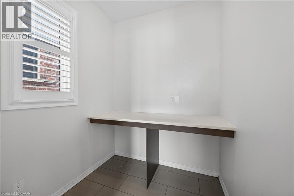 17 Larry Crescent, Caledonia, ON - Indoor Photo Showing Other Room