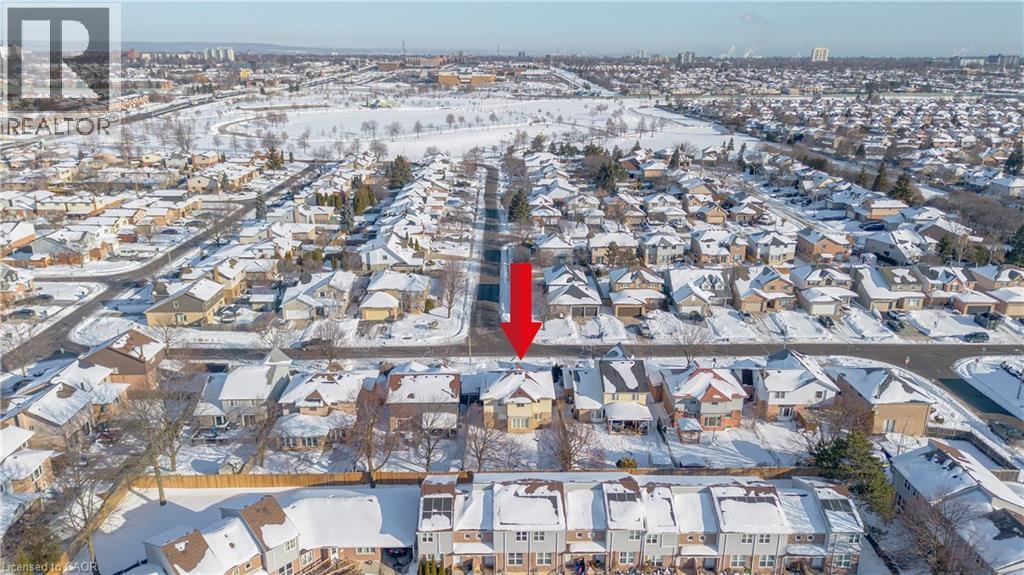 211 Rushdale Drive, Hamilton, ON - Outdoor With View