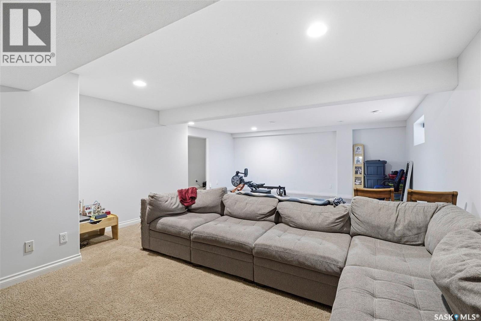 810 Rock Hill Lane, Martensville, SK - Indoor Photo Showing Living Room