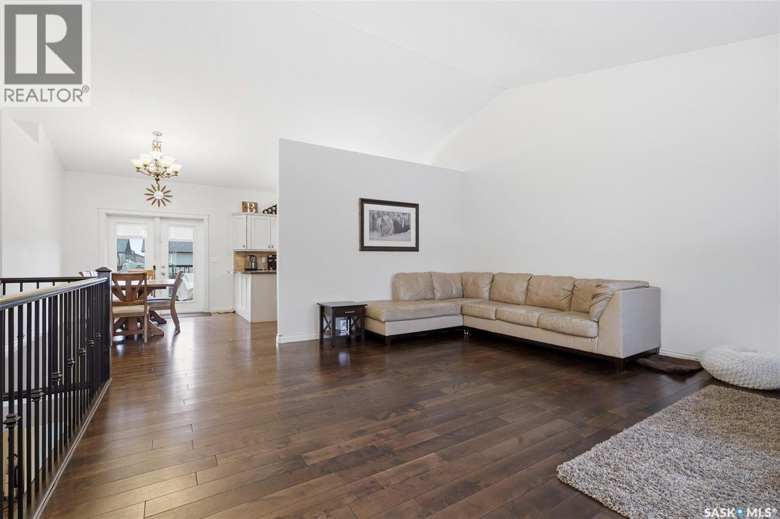 810 Rock Hill Lane, Martensville, SK - Indoor Photo Showing Living Room