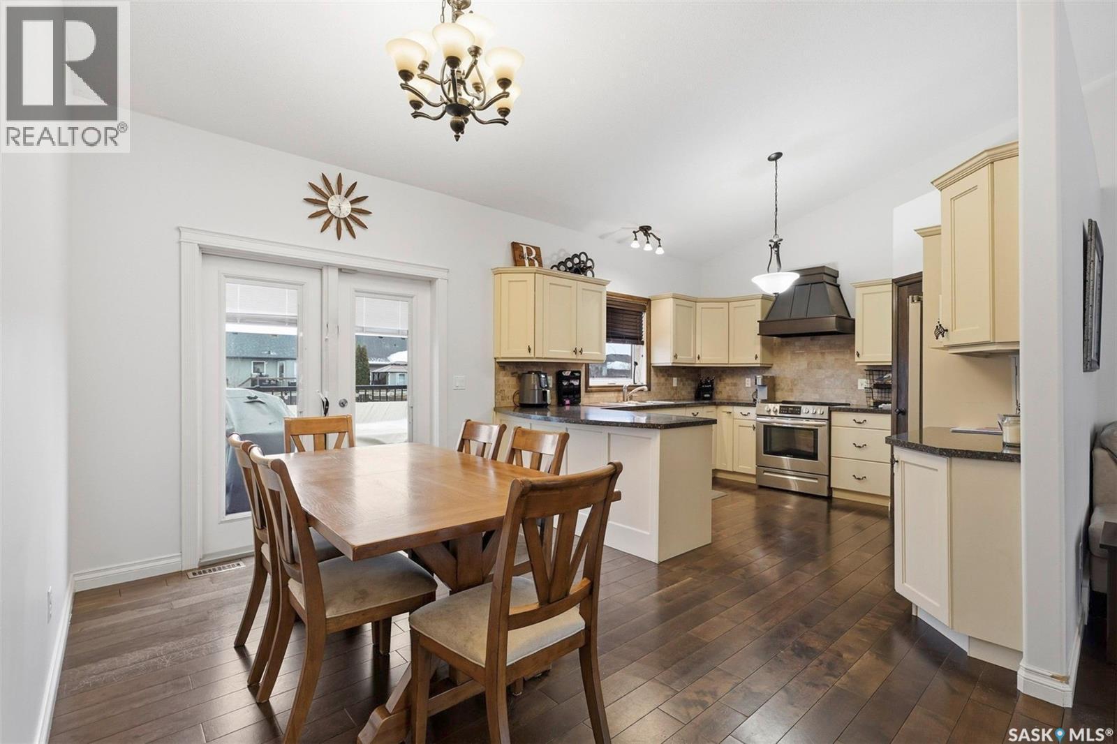 810 Rock Hill Lane, Martensville, SK - Indoor