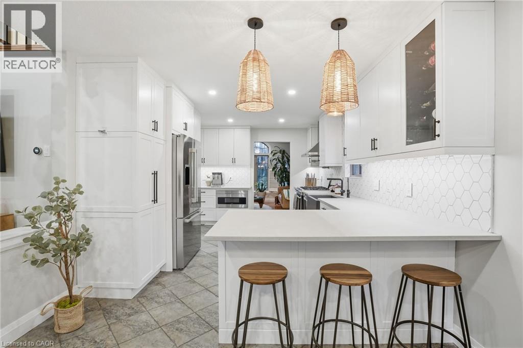 17 Krieghoff Drive, Hamilton, ON - Indoor