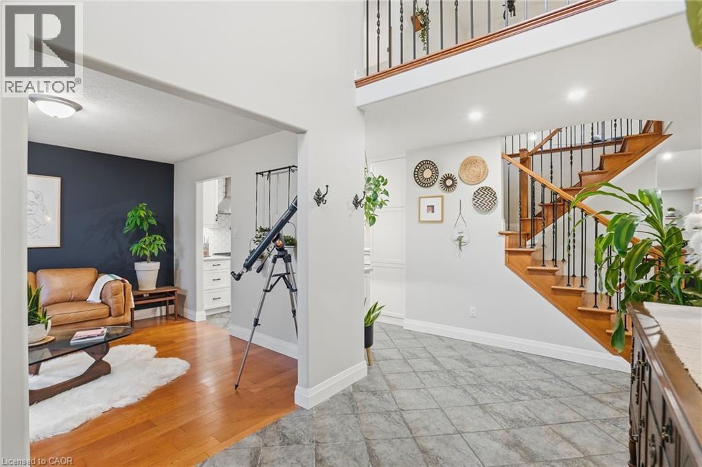 17 Krieghoff Drive, Hamilton, ON - Indoor Photo Showing Other Room