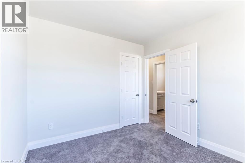 2331 Barclay Road, Burlington, ON - Indoor Photo Showing Other Room