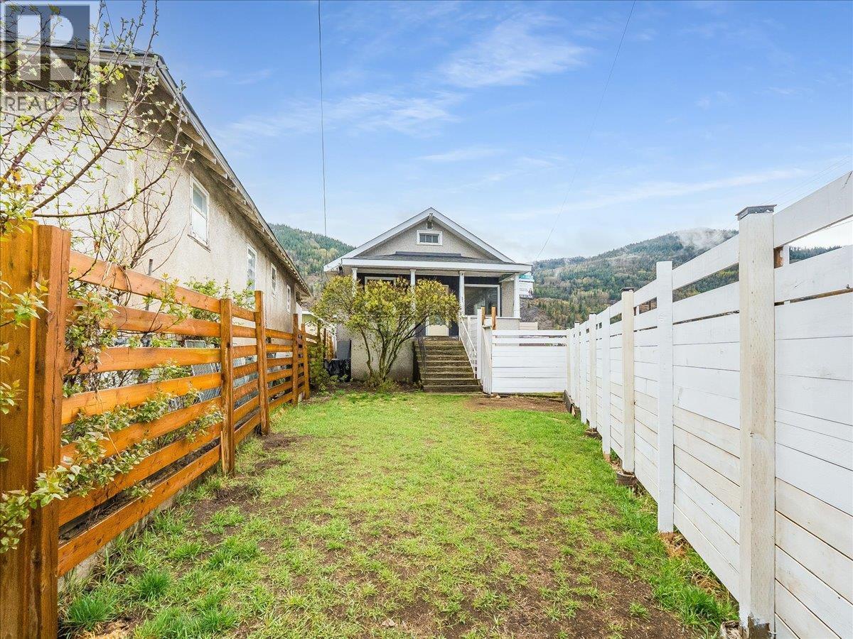 1706 Fourth Avenue, Trail, BC - Outdoor