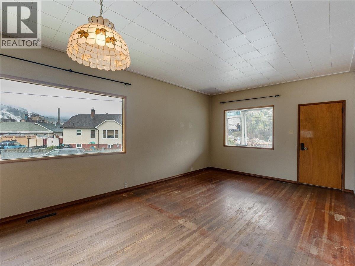 1706 Fourth Avenue, Trail, BC - Indoor Photo Showing Other Room