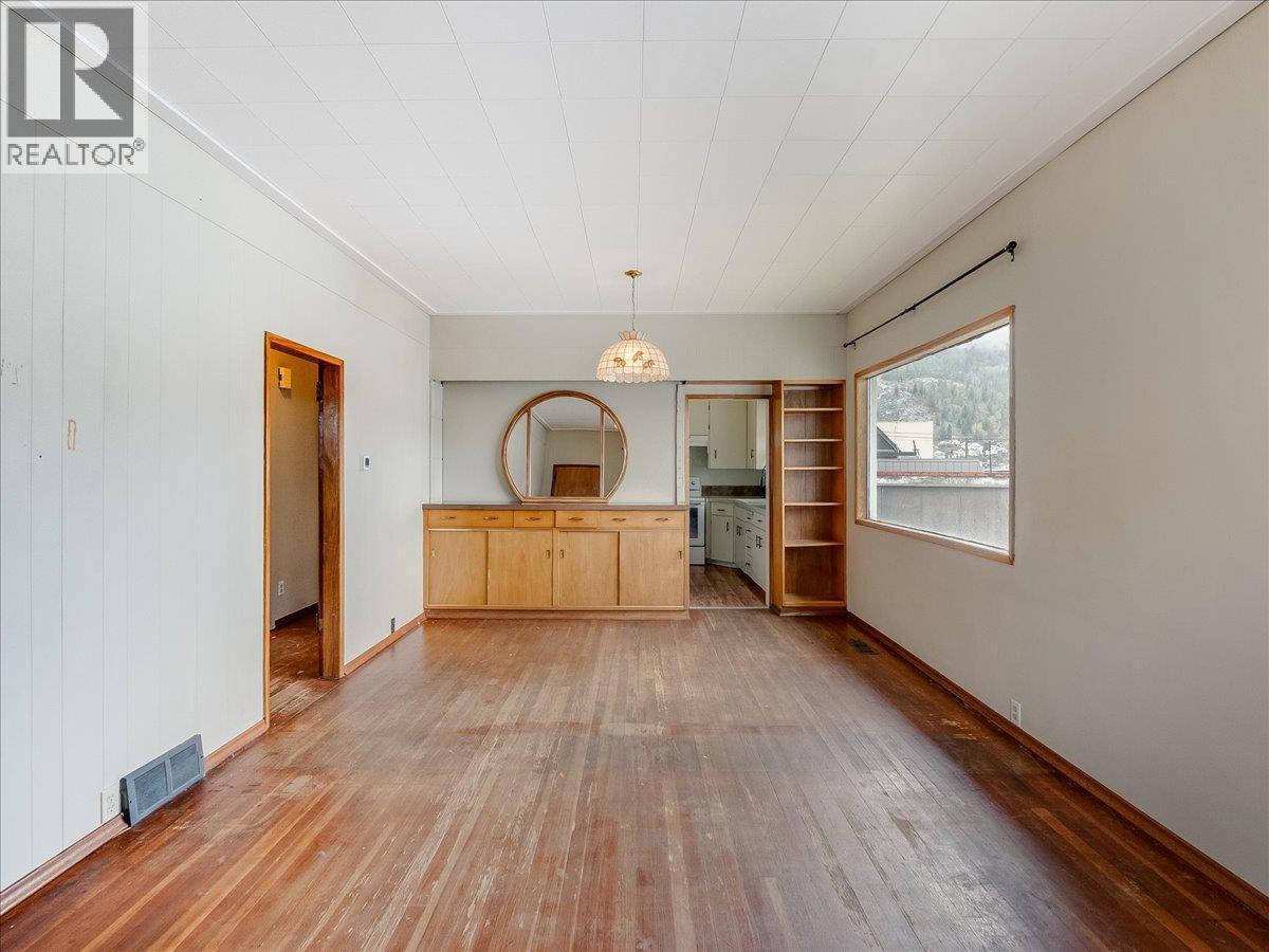 1706 Fourth Avenue, Trail, BC - Indoor Photo Showing Other Room