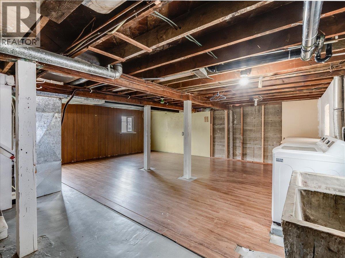 1706 Fourth Avenue, Trail, BC - Indoor Photo Showing Basement