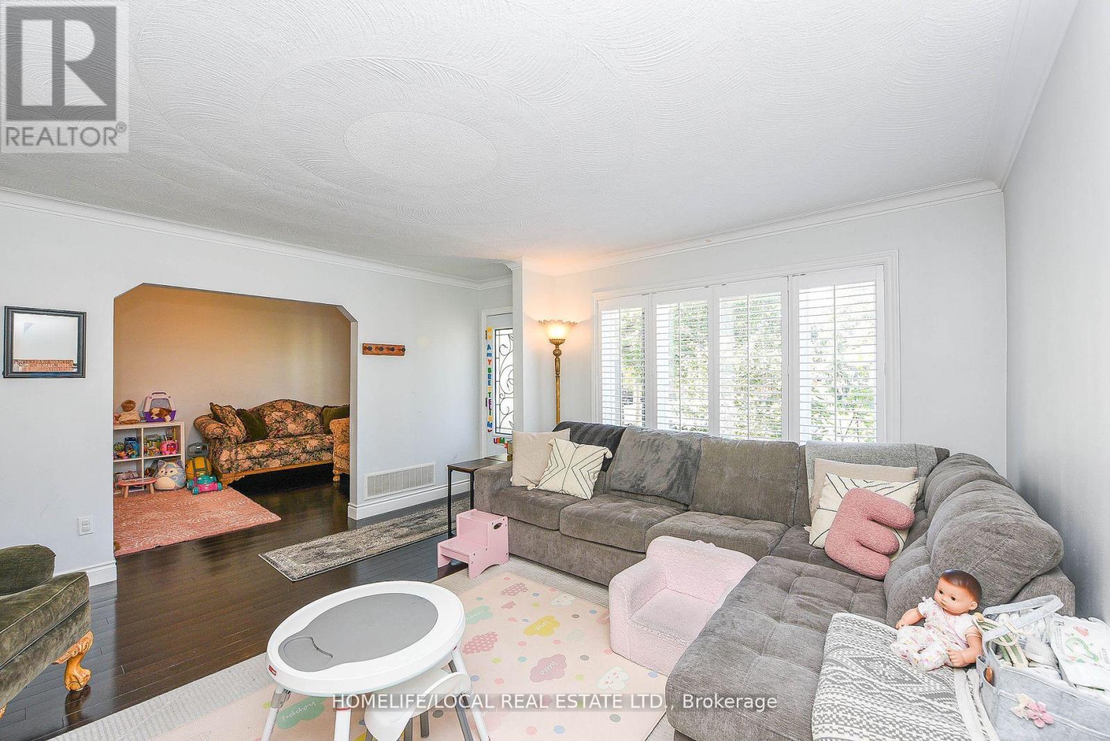 570 Exbury Crescent, Mississauga, ON - Indoor Photo Showing Living Room