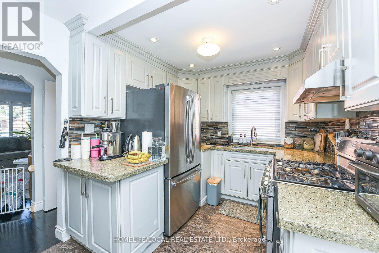 570 Exbury Crescent, Mississauga, ON - Indoor Photo Showing Kitchen