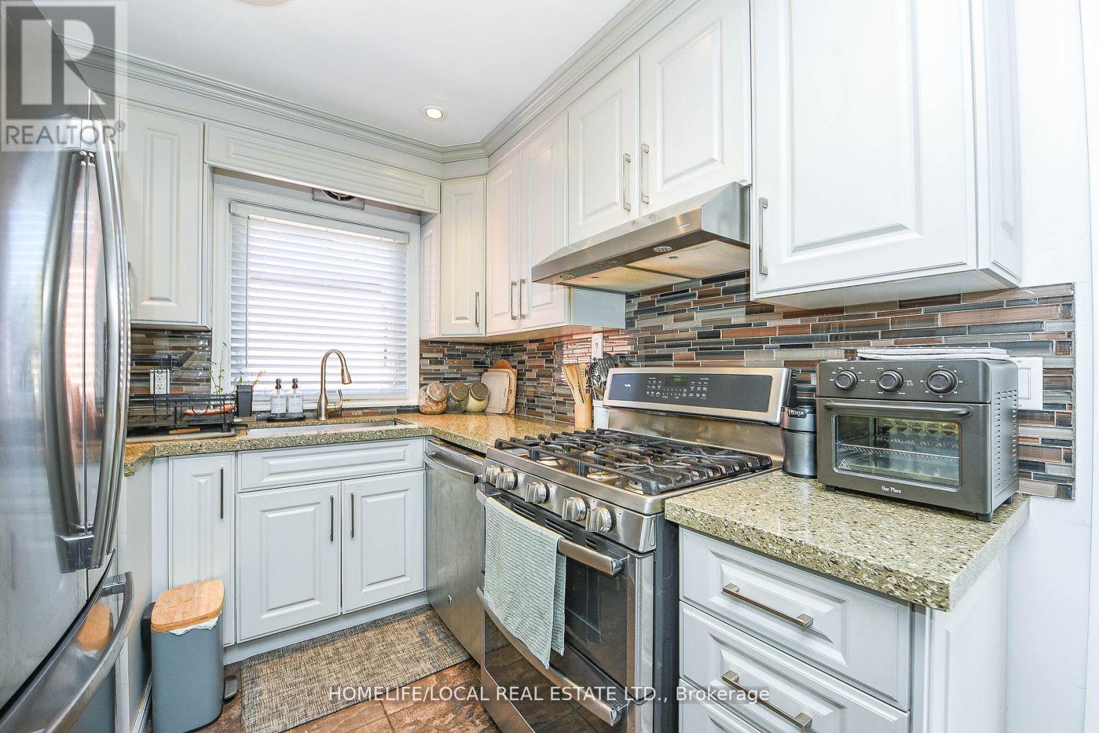 570 Exbury Crescent, Mississauga, ON - Indoor Photo Showing Kitchen