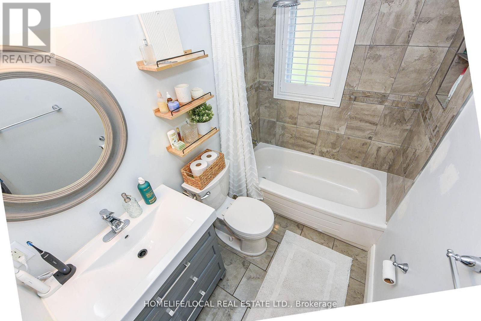 570 Exbury Crescent, Mississauga, ON - Indoor Photo Showing Bathroom