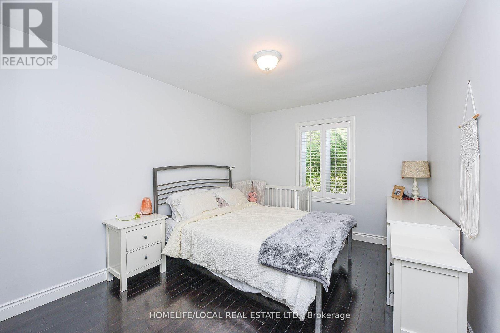570 Exbury Crescent, Mississauga, ON - Indoor Photo Showing Bedroom