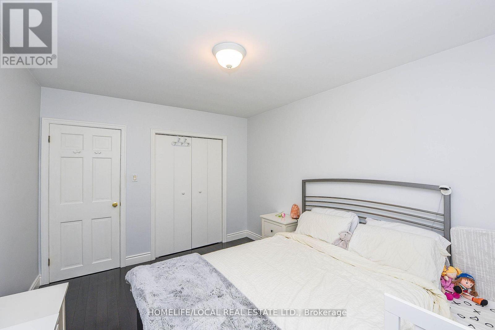 570 Exbury Crescent, Mississauga, ON - Indoor Photo Showing Bedroom