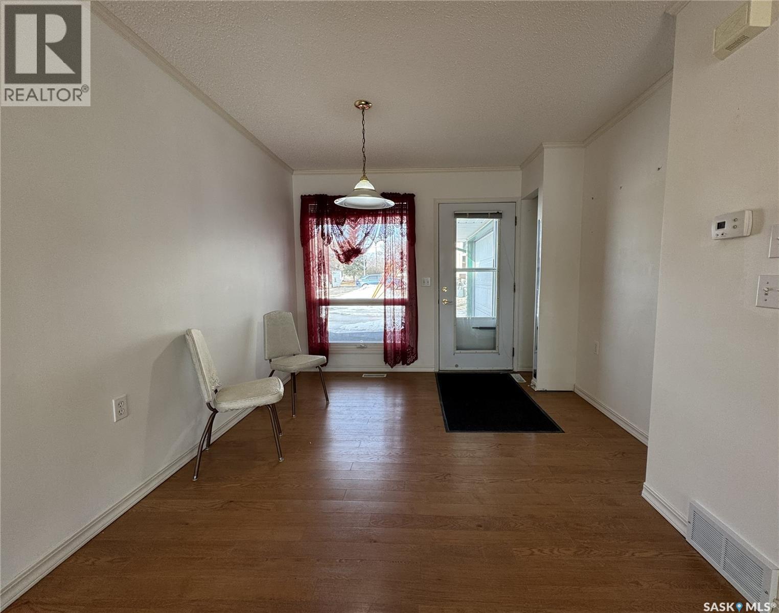 105 111 2Nd Avenue E, Rosetown, SK - Indoor Photo Showing Other Room