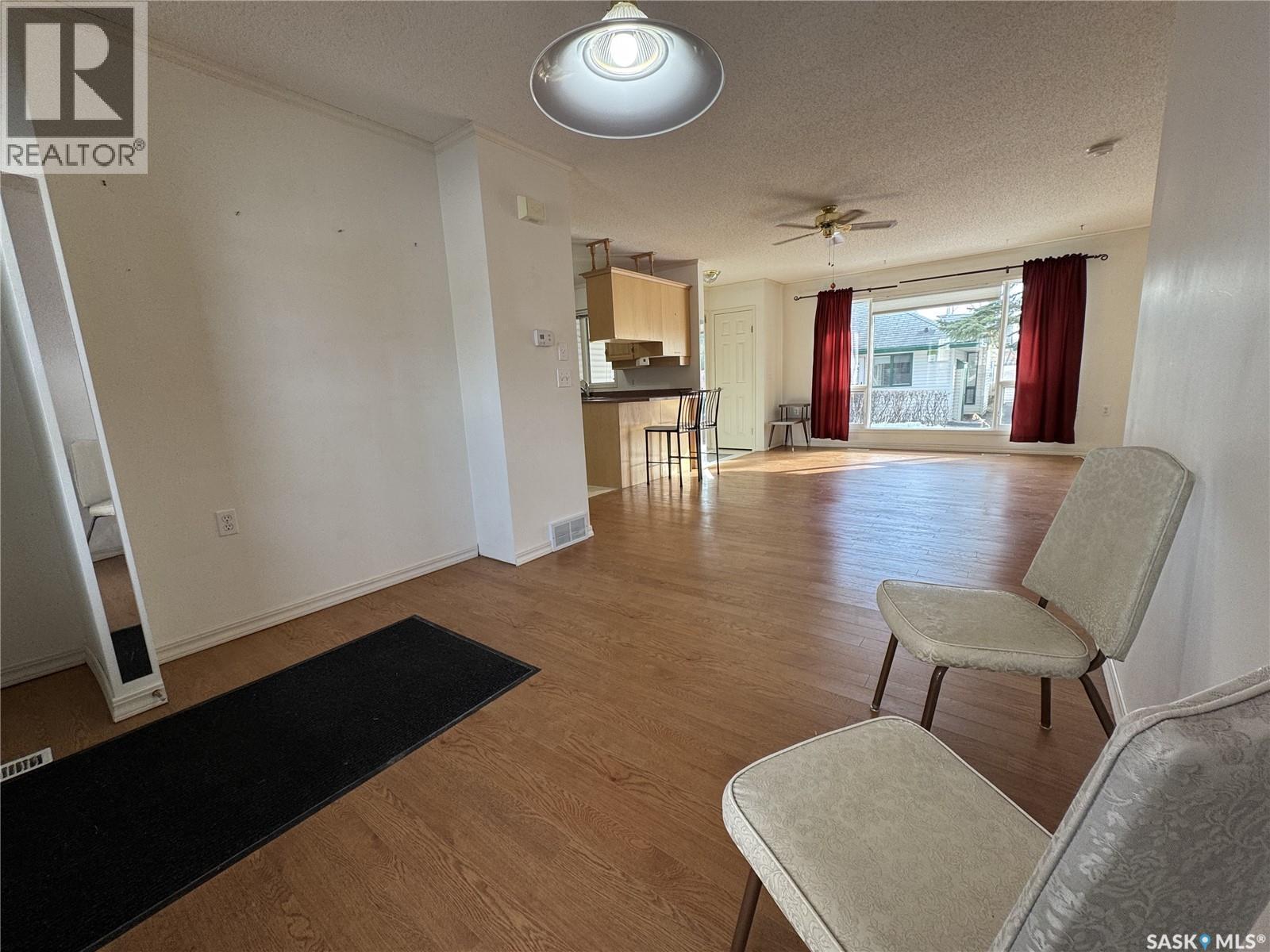 105 111 2Nd Avenue E, Rosetown, SK - Indoor