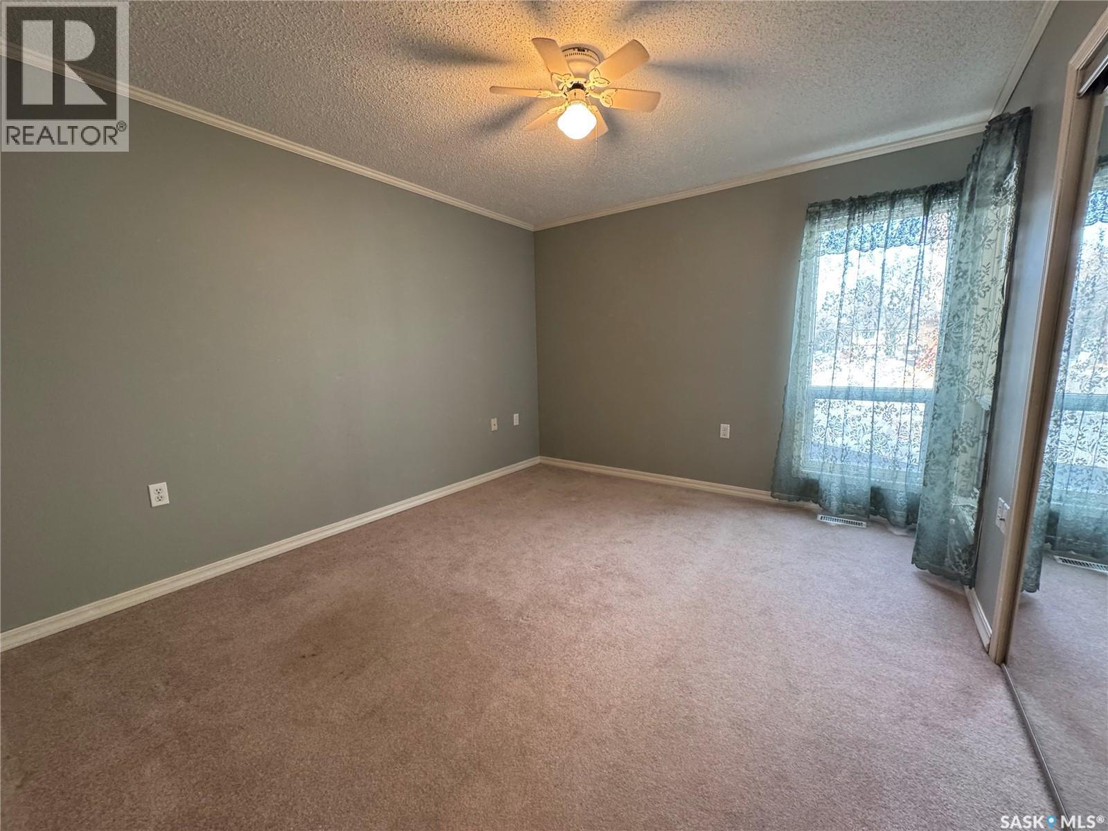 105 111 2Nd Avenue E, Rosetown, SK - Indoor Photo Showing Other Room