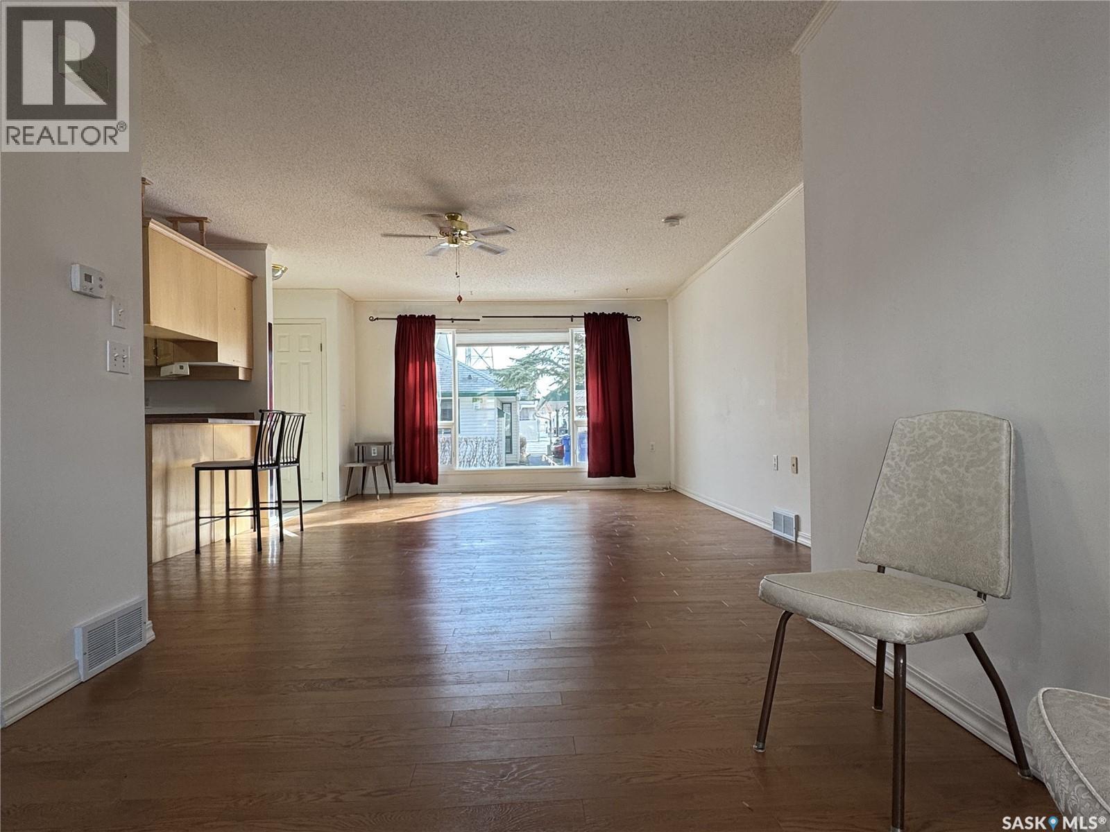 105 111 2Nd Avenue E, Rosetown, SK - Indoor