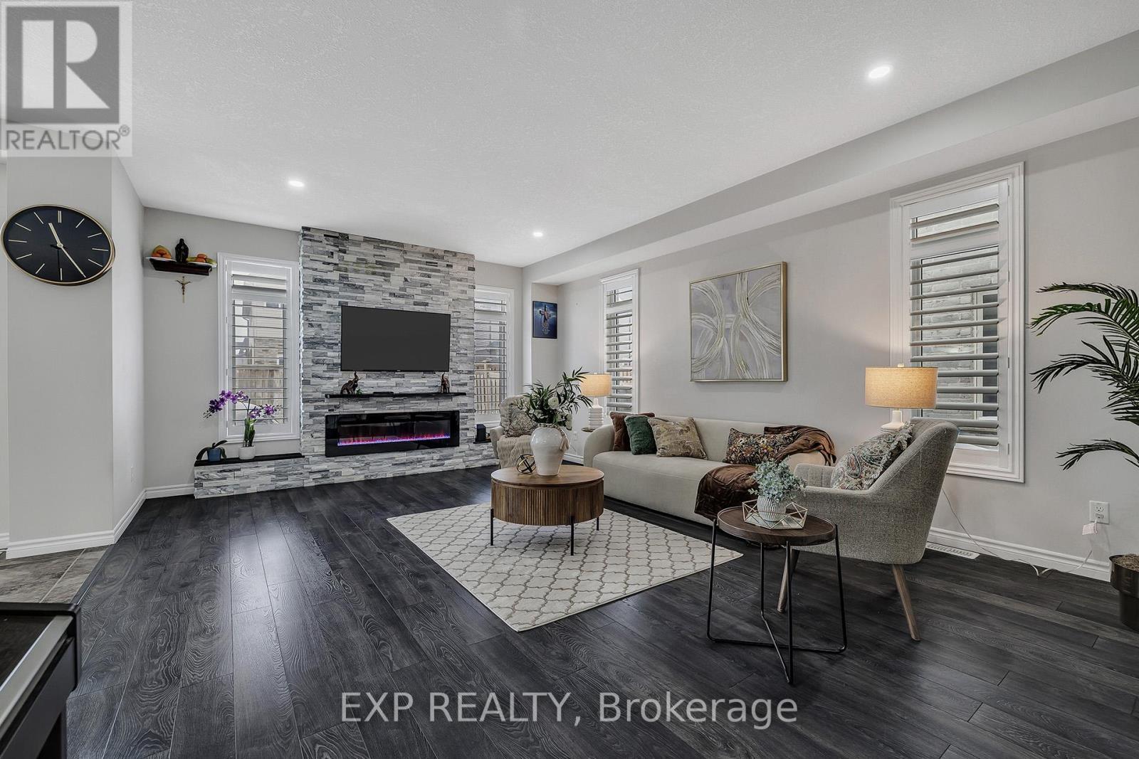 297 Thomas Slee Drive, Kitchener, ON - Indoor Photo Showing Living Room