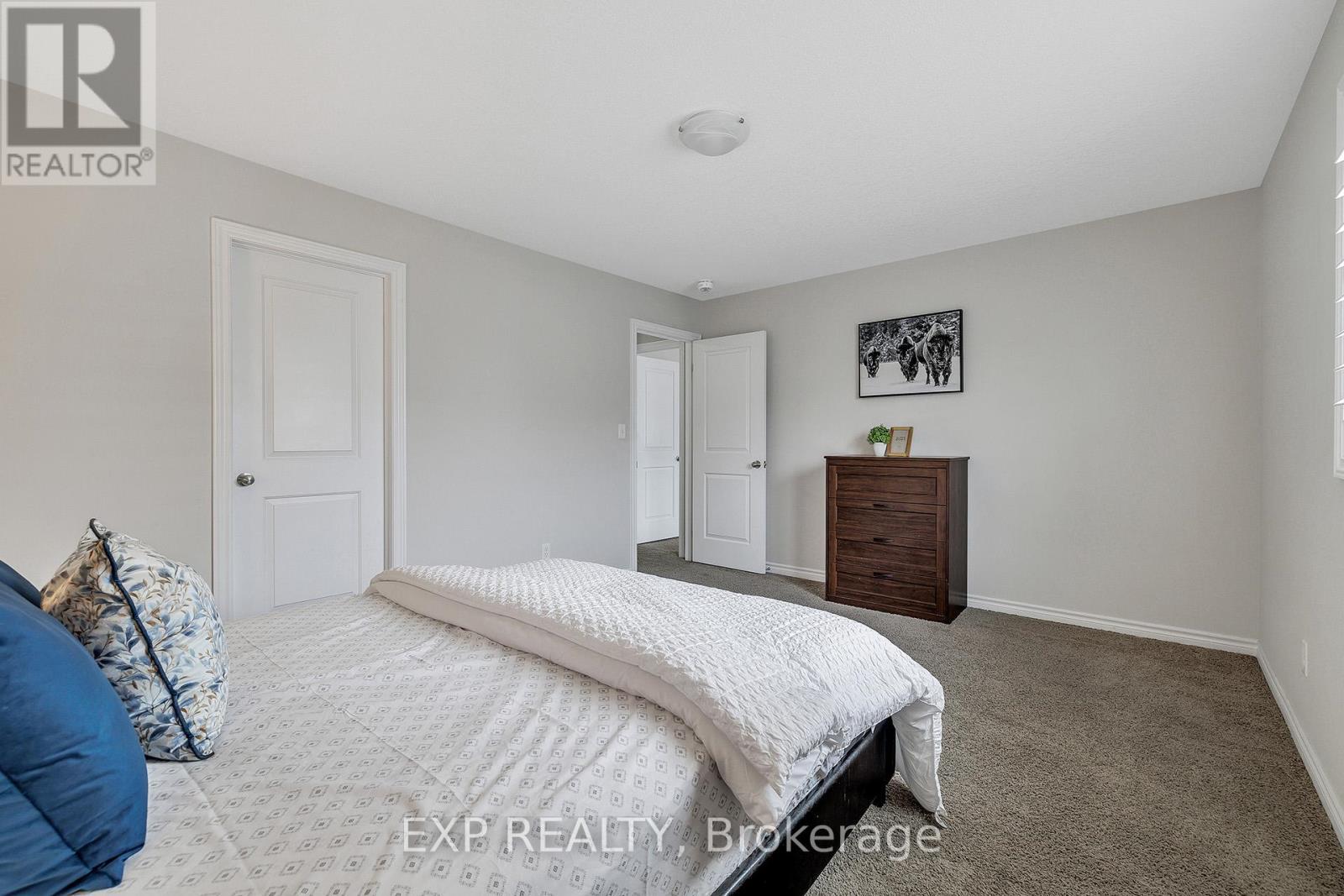 297 Thomas Slee Drive, Kitchener, ON - Indoor Photo Showing Bedroom