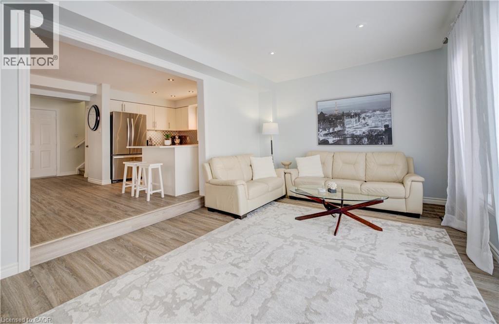 64 Hidden Creek Drive, Kitchener, ON - Indoor Photo Showing Living Room