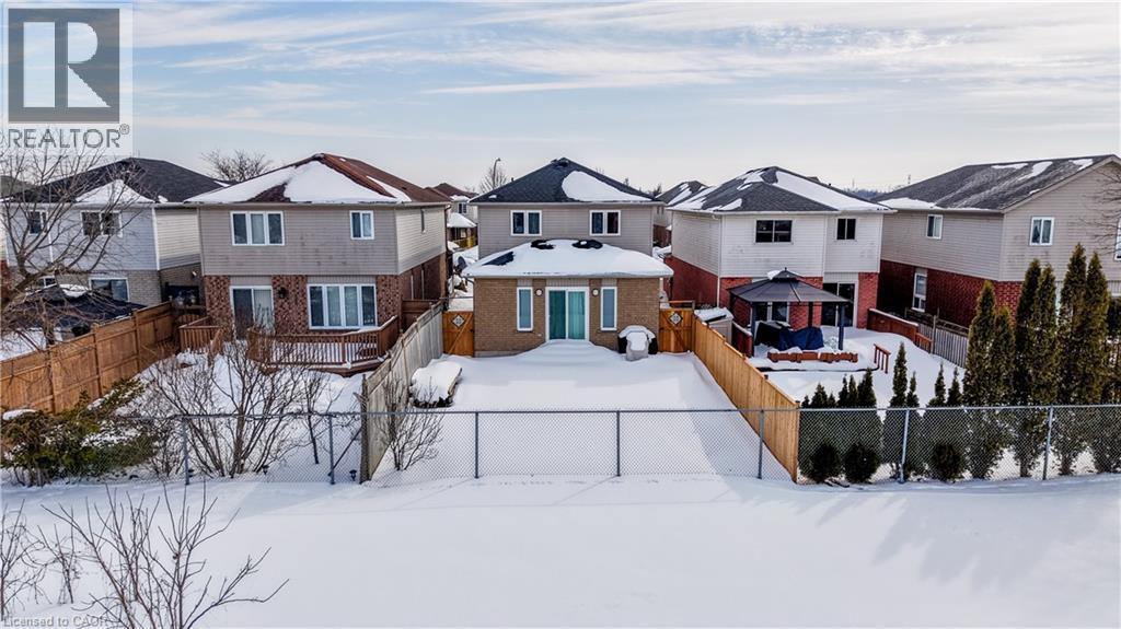 64 Hidden Creek Drive, Kitchener, ON - Outdoor