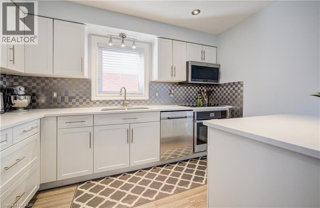 64 Hidden Creek Drive, Kitchener, ON - Indoor Photo Showing Kitchen