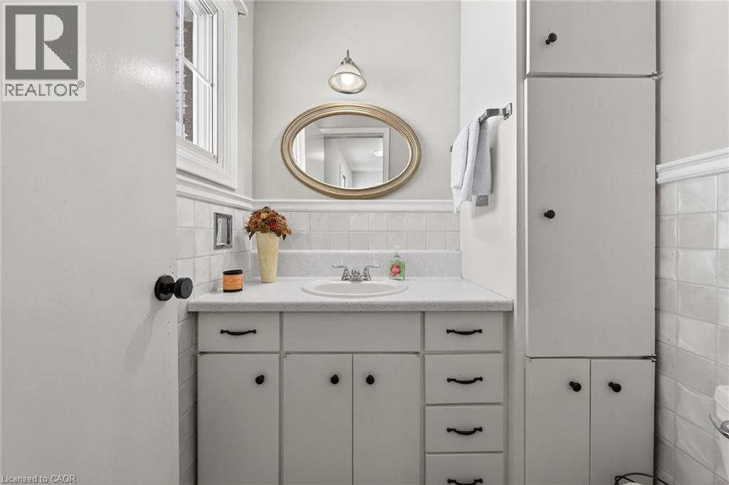 163 Rainham Road, Nanticoke, ON - Indoor Photo Showing Bathroom