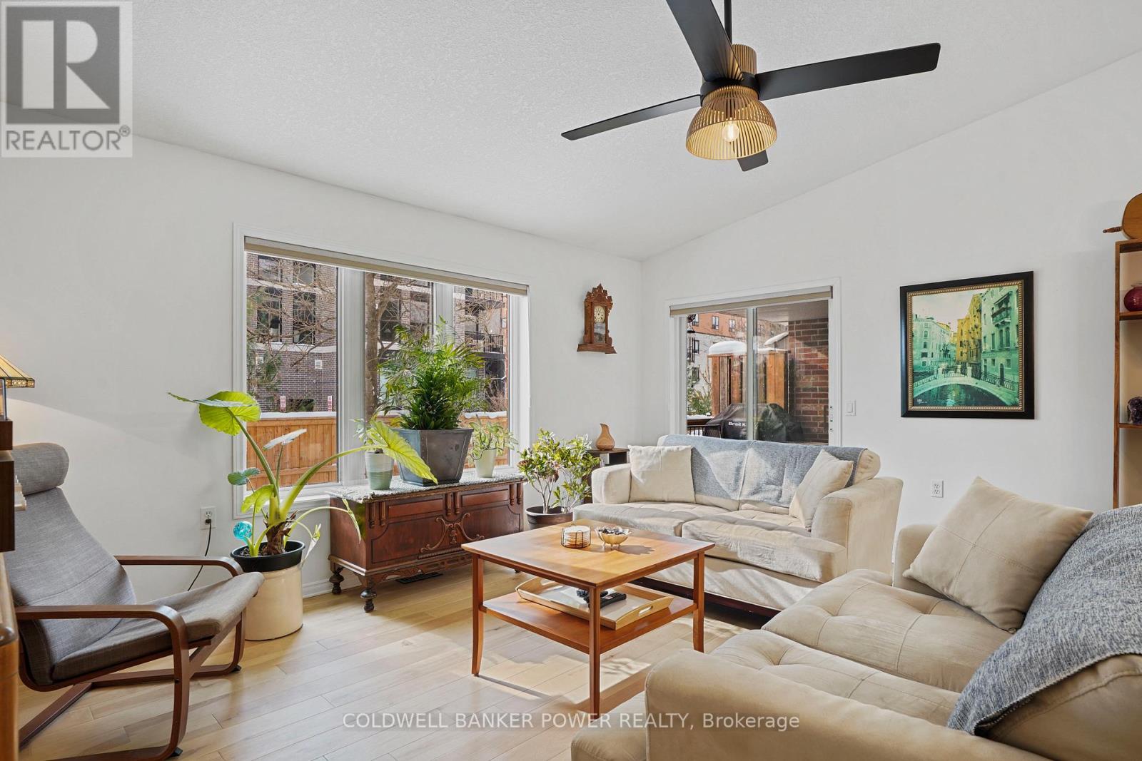 17 - 1337 Commissioners Road W, London South (South B), ON - Indoor Photo Showing Living Room