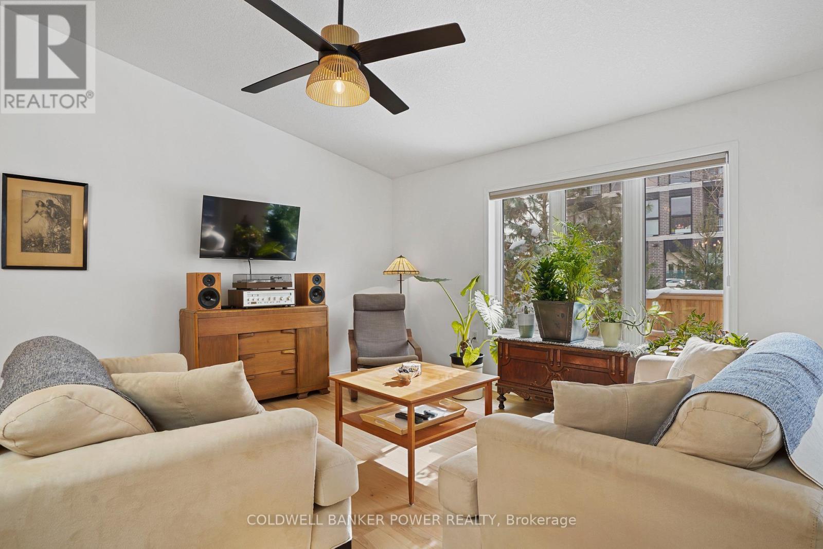 17 - 1337 Commissioners Road W, London South (South B), ON - Indoor Photo Showing Living Room