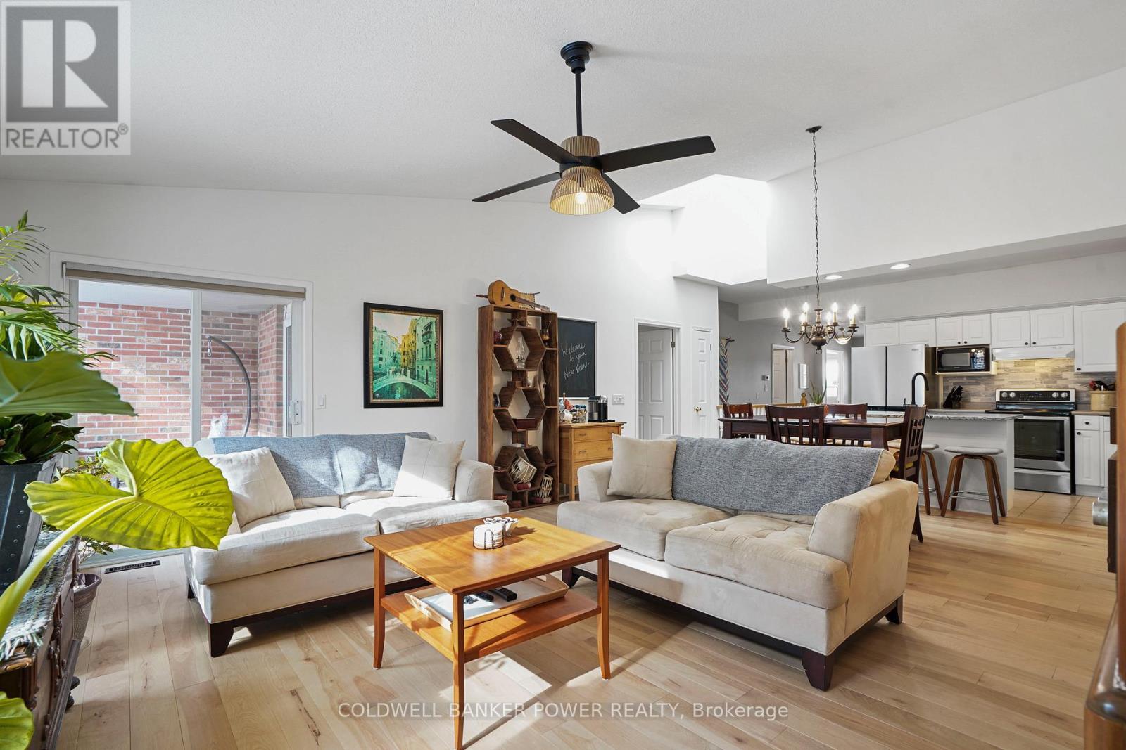 17 - 1337 Commissioners Road W, London South (South B), ON - Indoor Photo Showing Living Room