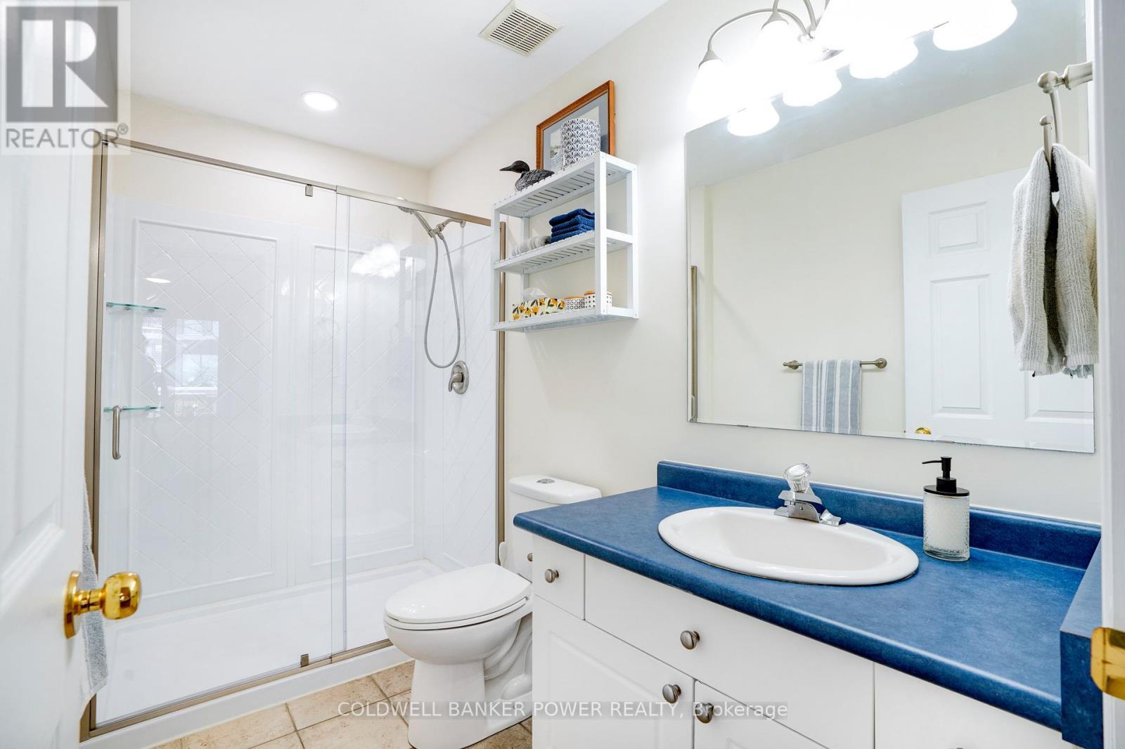 17 - 1337 Commissioners Road W, London South (South B), ON - Indoor Photo Showing Bathroom