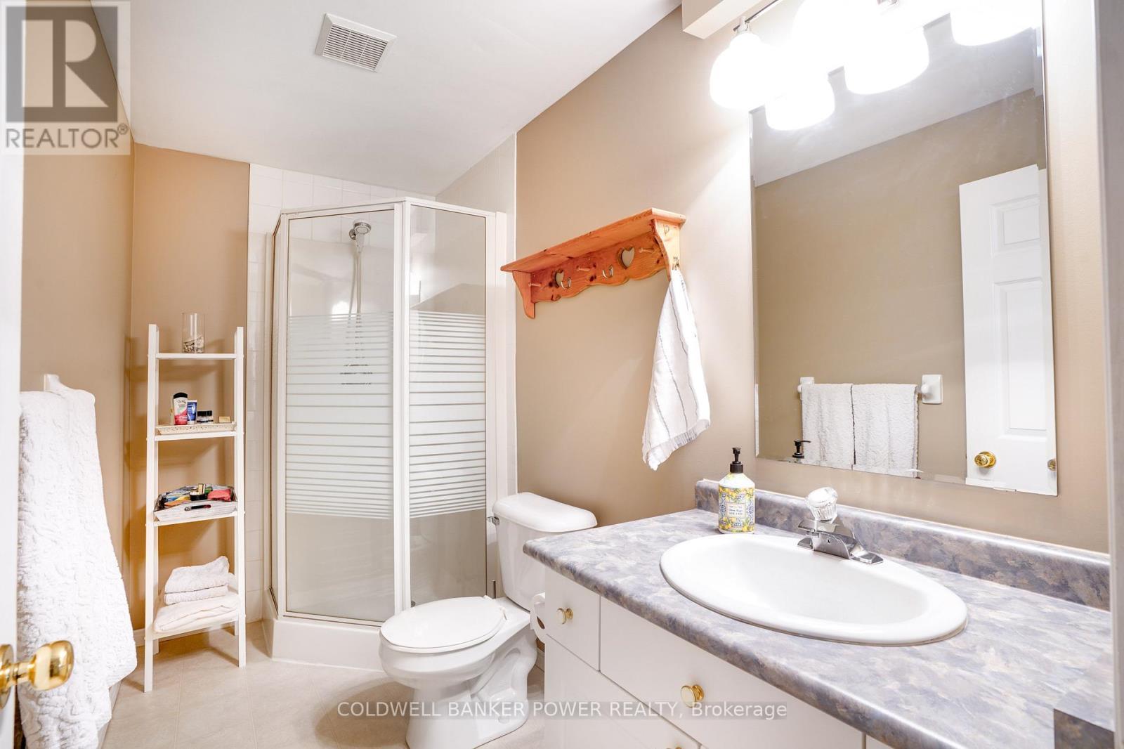 17 - 1337 Commissioners Road W, London South (South B), ON - Indoor Photo Showing Bathroom