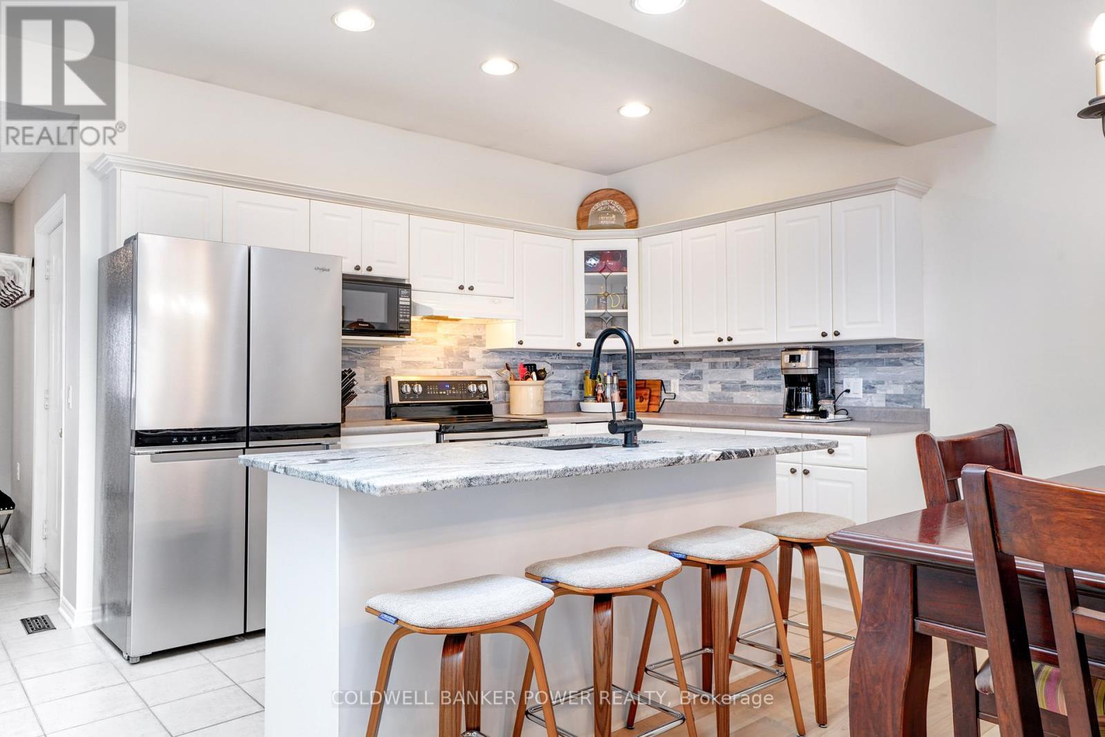 17 - 1337 Commissioners Road W, London South (South B), ON - Indoor Photo Showing Kitchen