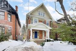 27 TYRREL AVENUE Toronto, ON M6G 2G1