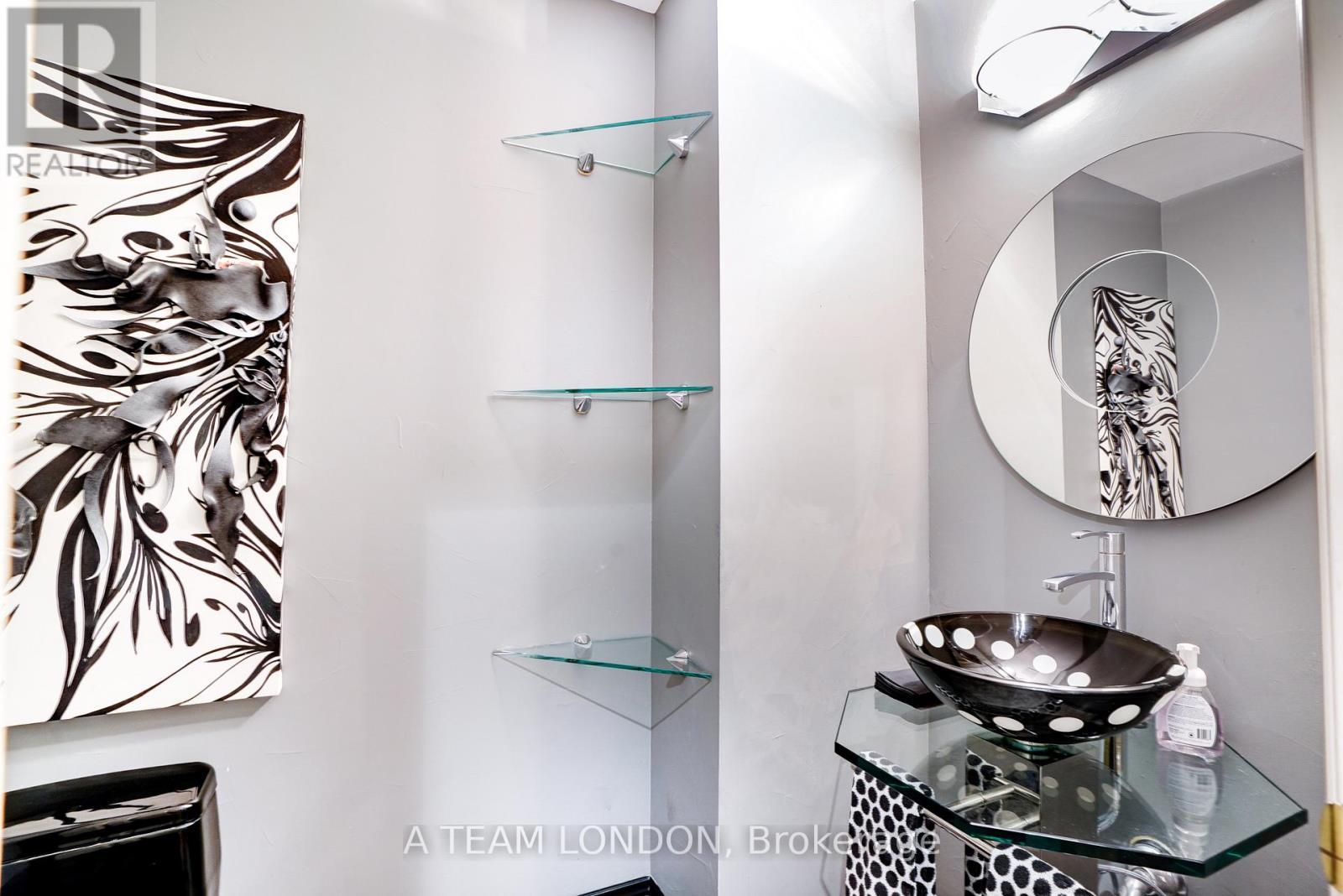 15 Bayside Court, London East (East D), ON - Photo Showing Other Room