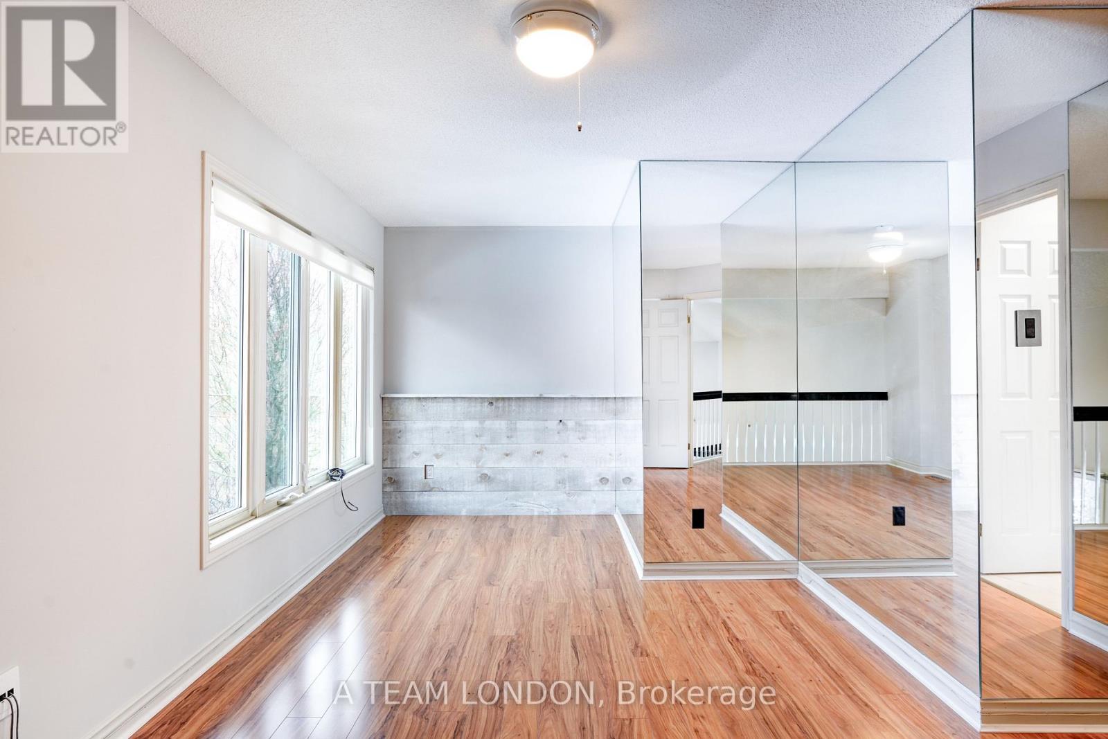 15 Bayside Court, London East (East D), ON - Indoor Photo Showing Other Room