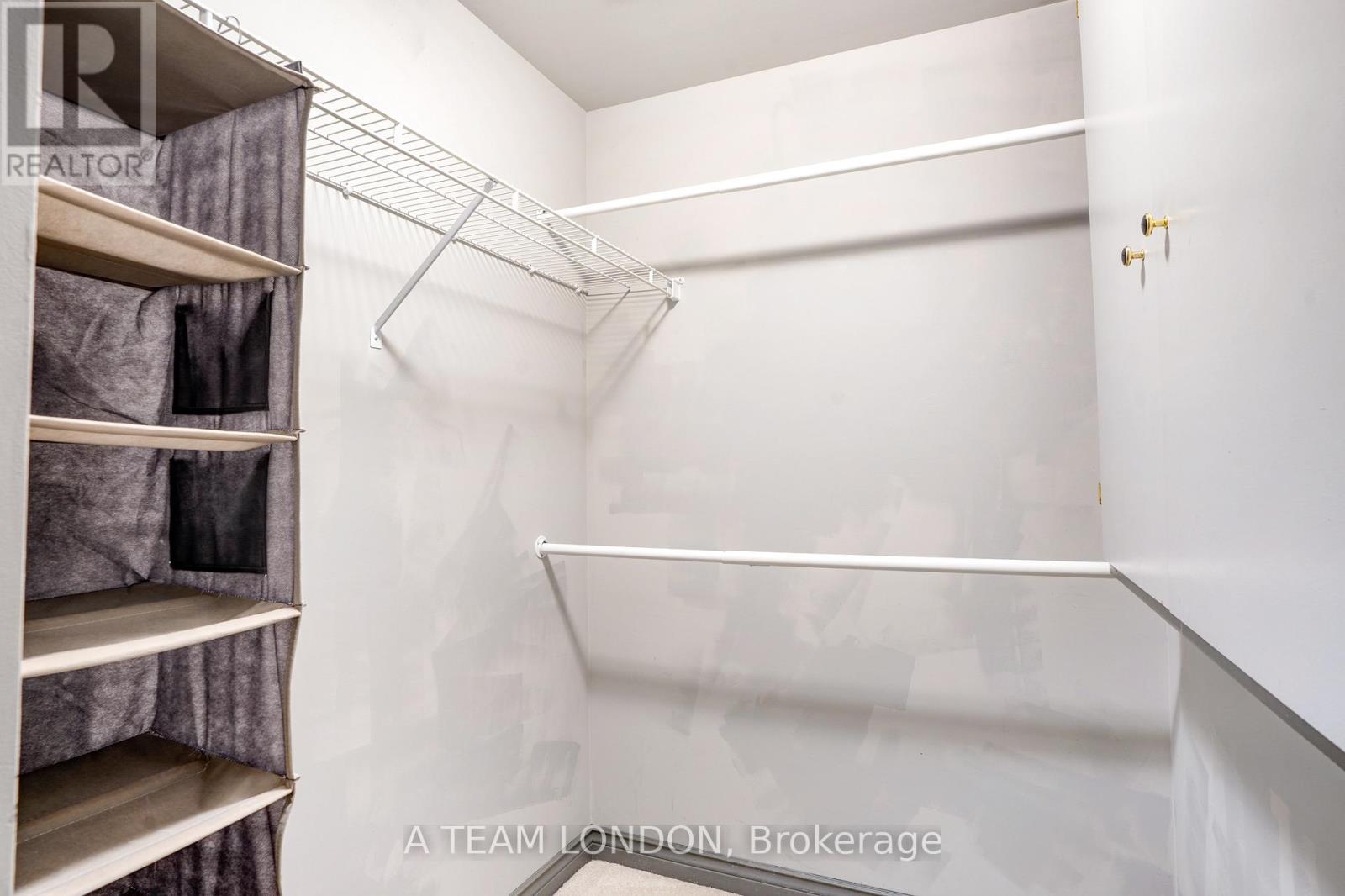 15 Bayside Court, London East (East D), ON - Indoor With Storage