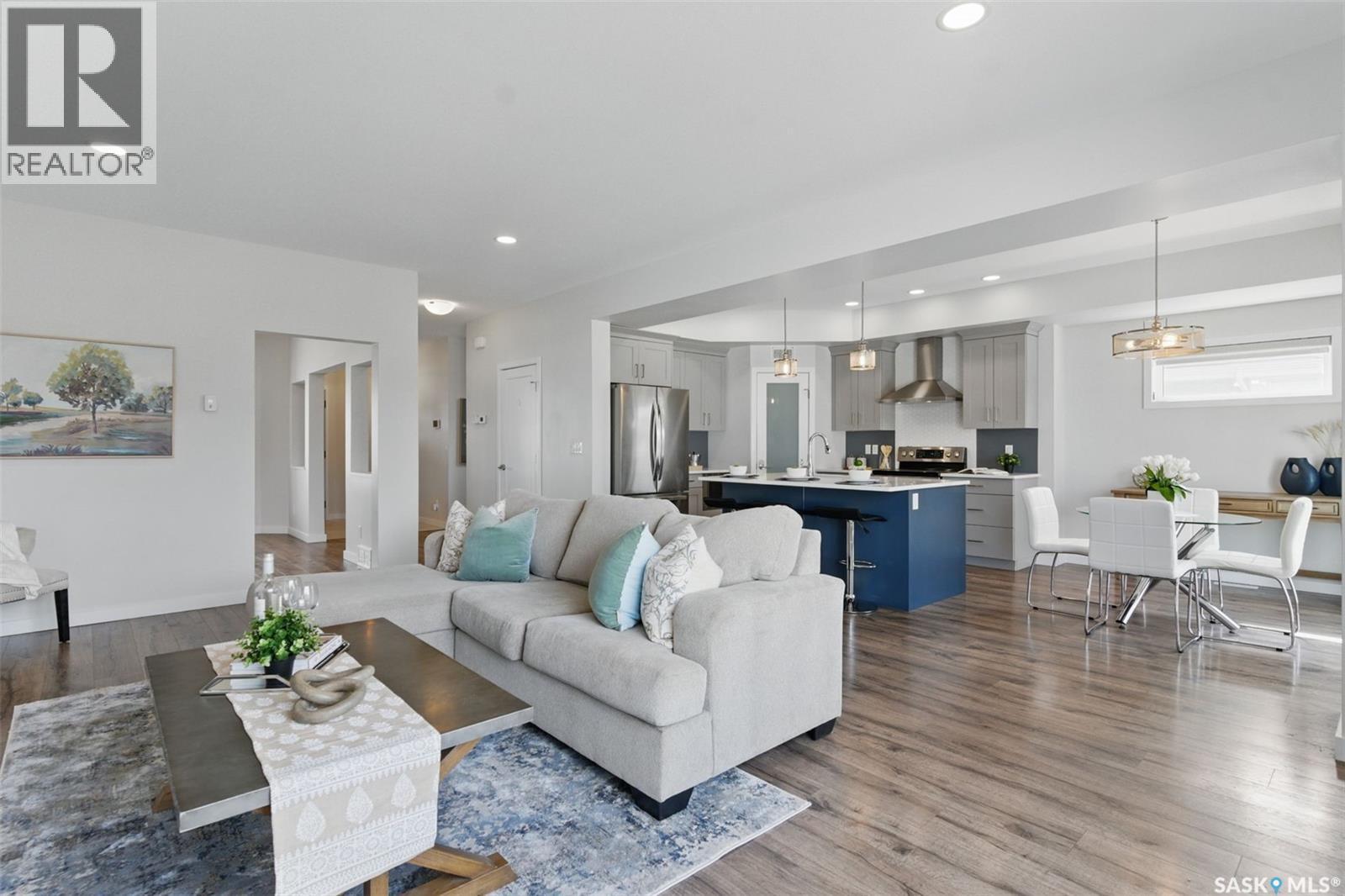 306 Secord Way, Saskatoon, SK - Indoor Photo Showing Living Room