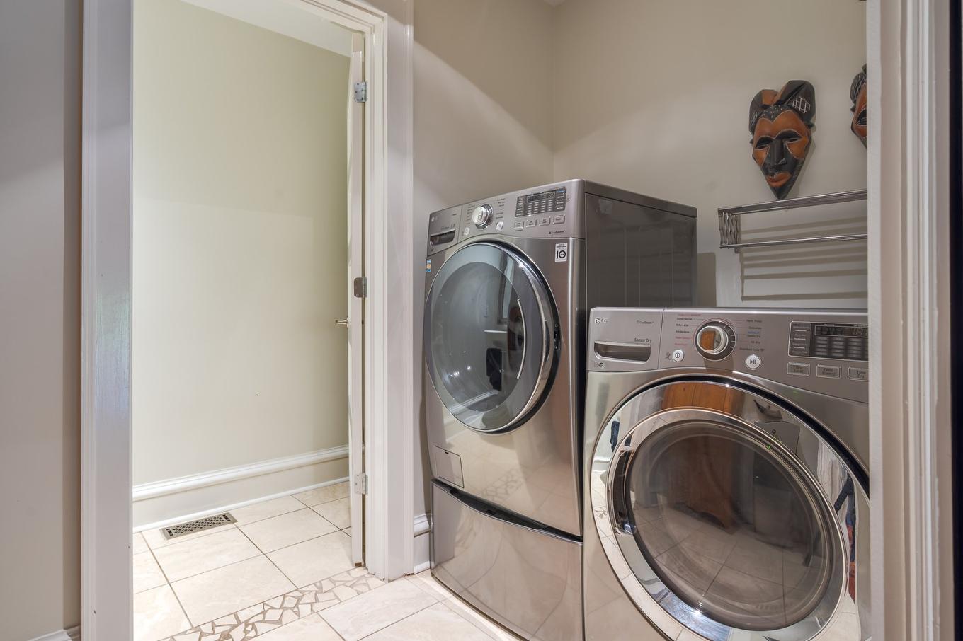 Salle de lavage - 19 Rue Raffles, Hudson, QC - Indoor Photo Showing Laundry Room