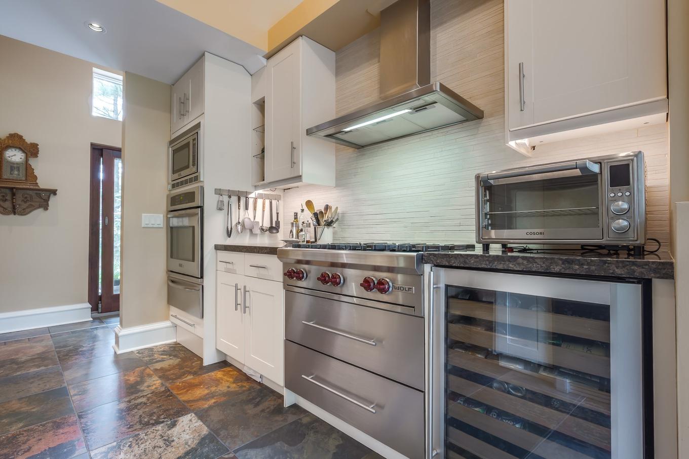 Cuisine - 19 Rue Raffles, Hudson, QC - Indoor Photo Showing Kitchen