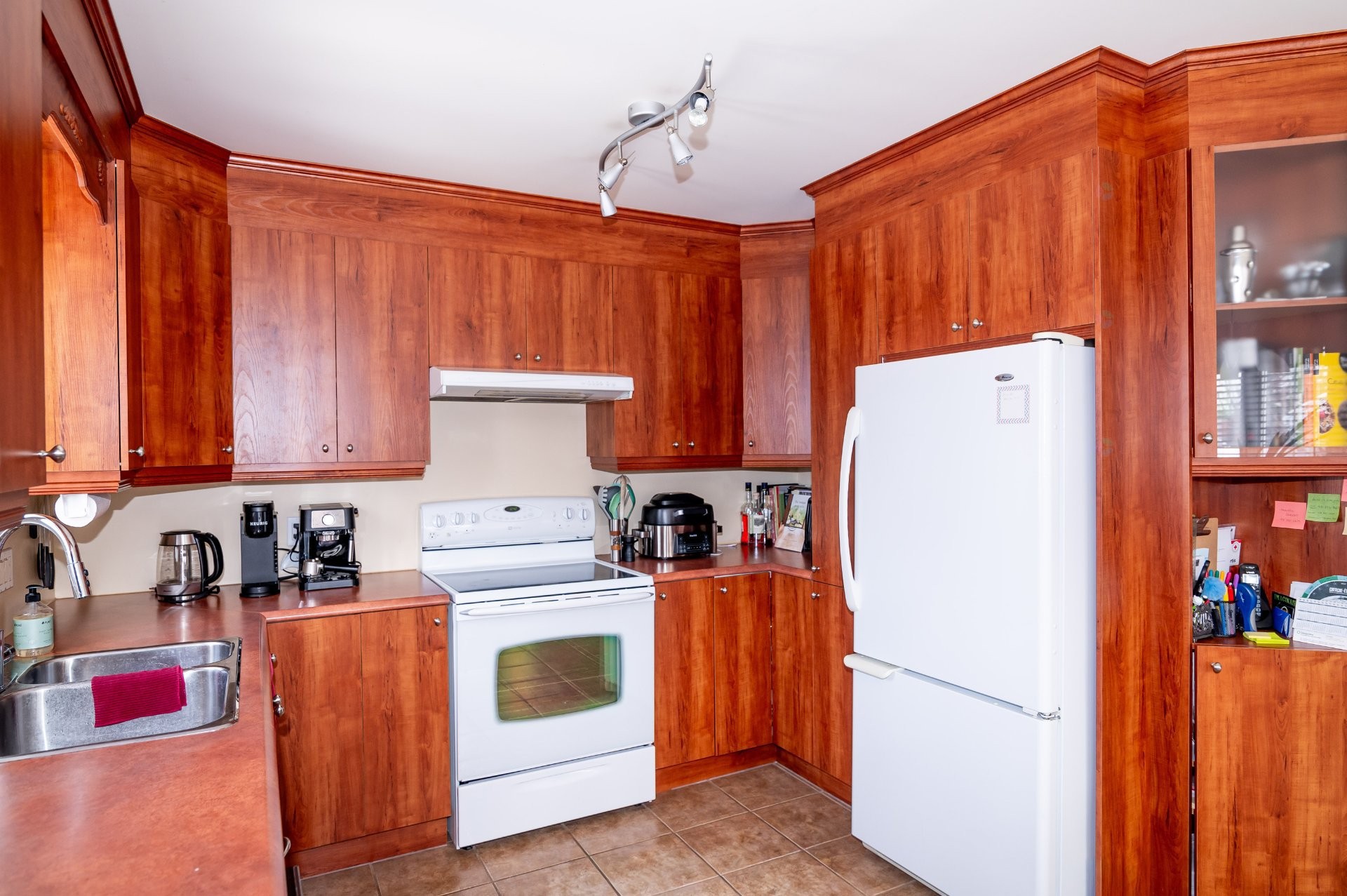 Kitchen - 15 Rue Garneau, Saint-Pacôme, QC - Indoor Photo Showing Kitchen With Double Sink