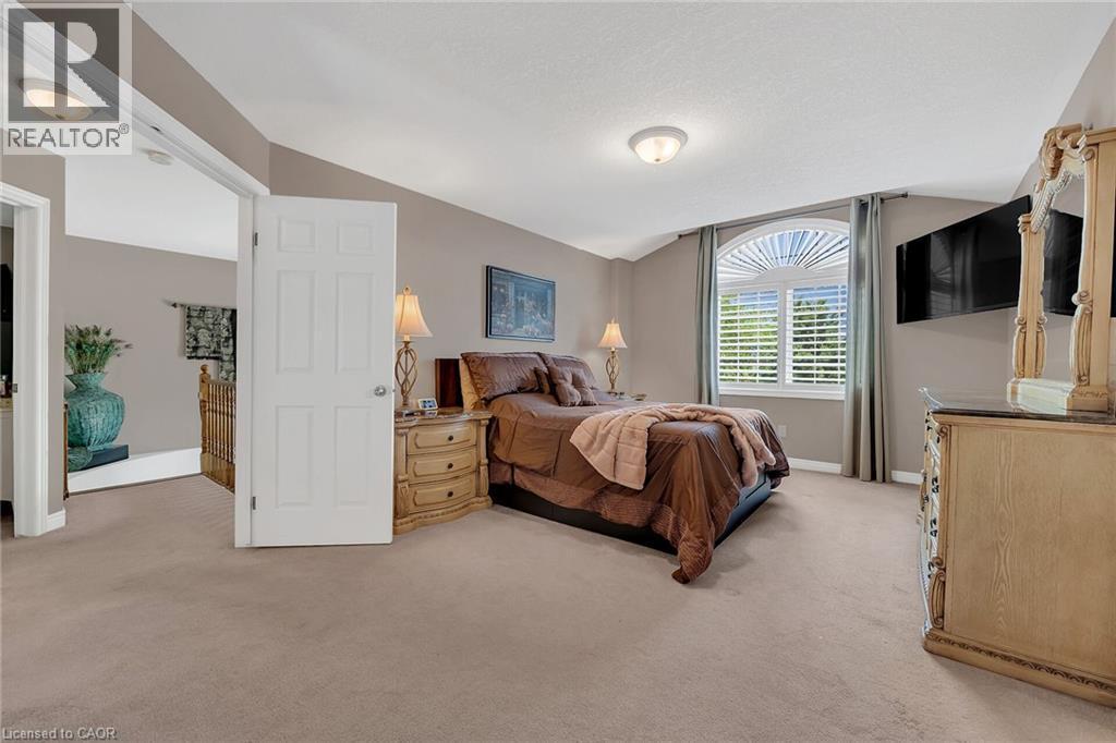 4 Moonstone Court, Hamilton, ON - Indoor Photo Showing Bedroom