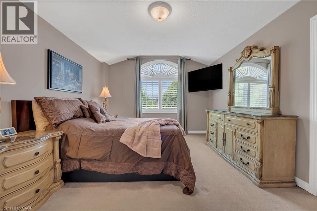 4 Moonstone Court, Hamilton, ON - Indoor Photo Showing Bedroom