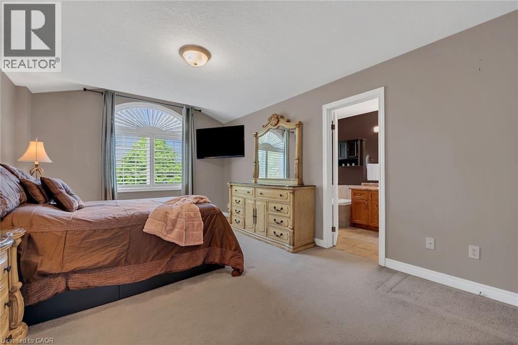 4 Moonstone Court, Hamilton, ON - Indoor Photo Showing Bedroom